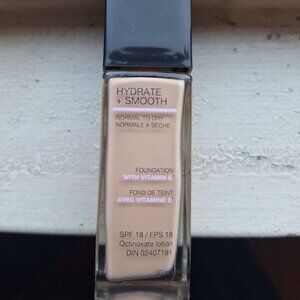 ⭐ Maybelline Fit Me Hydrate + Smooth Foundation – Shade 110 Porcelain ⭐